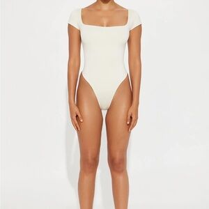 Fashion Nova Cream Square Neck Short Sleeve Bodysuit